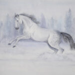 Talven riemua, akvarellimaalaus Hevonen hyppää lumisessa maastossa, hempeä akvarellimaalaus