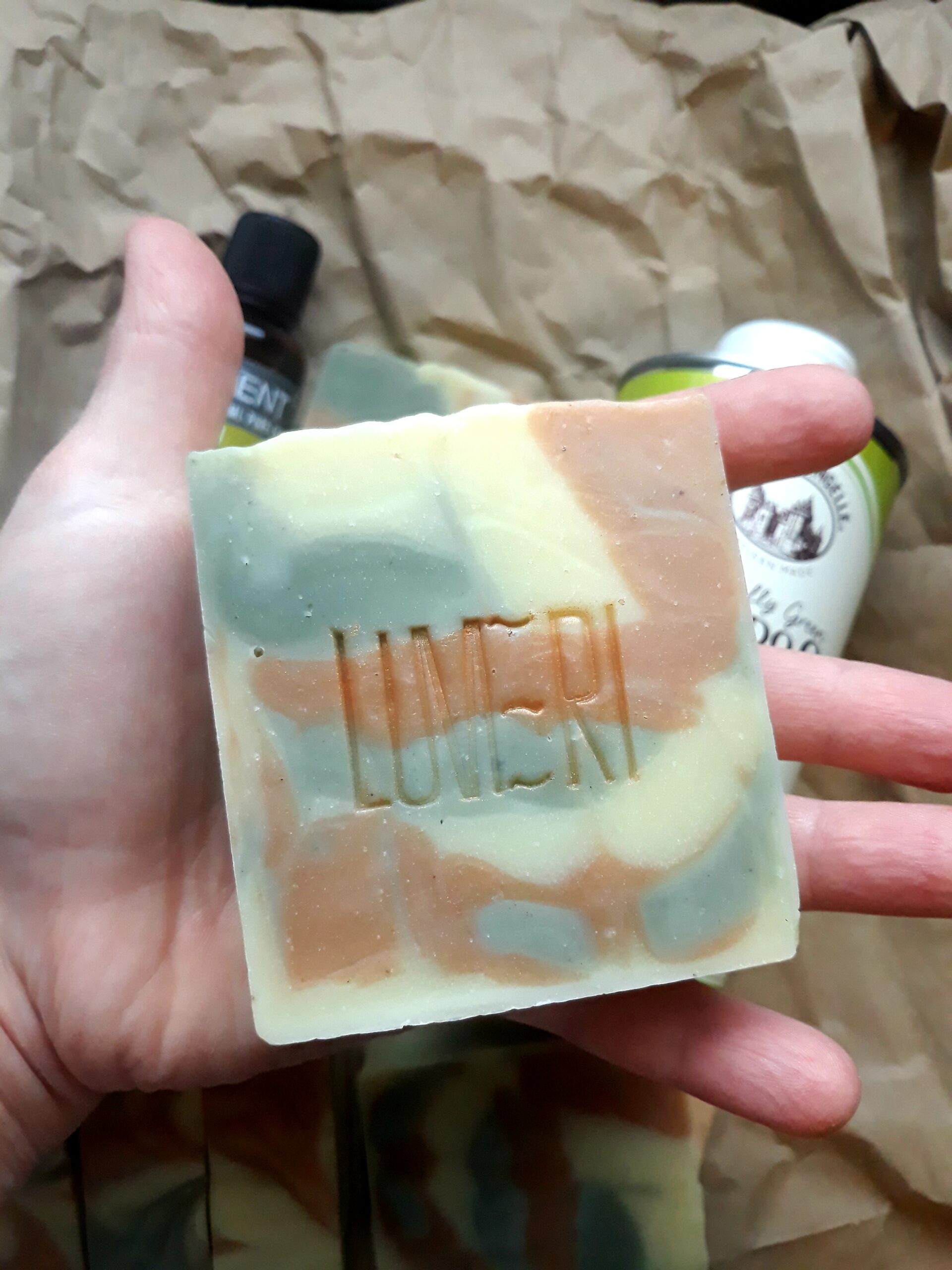 Luonnollinen palasaippua "Kolme savea" - Image 3