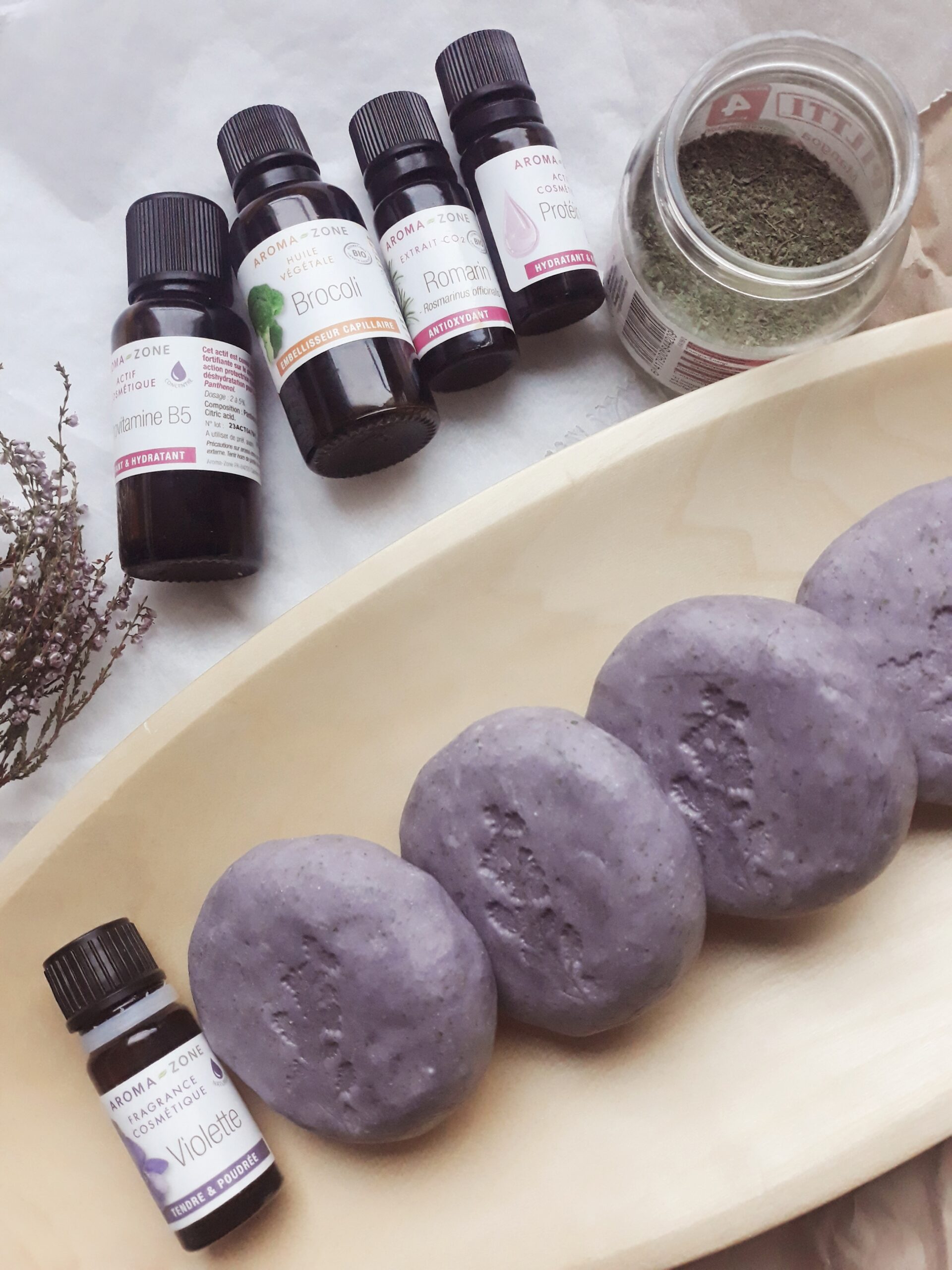 Kiinteä shampoo "Nokkonen ja syreeni"