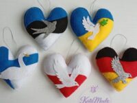 Custom Flag Heart Ornament with Bird Symbol, Personalized Country Flag Decor, Felt Heart Gift, Custom National Symbol, Patriotic Home Decor